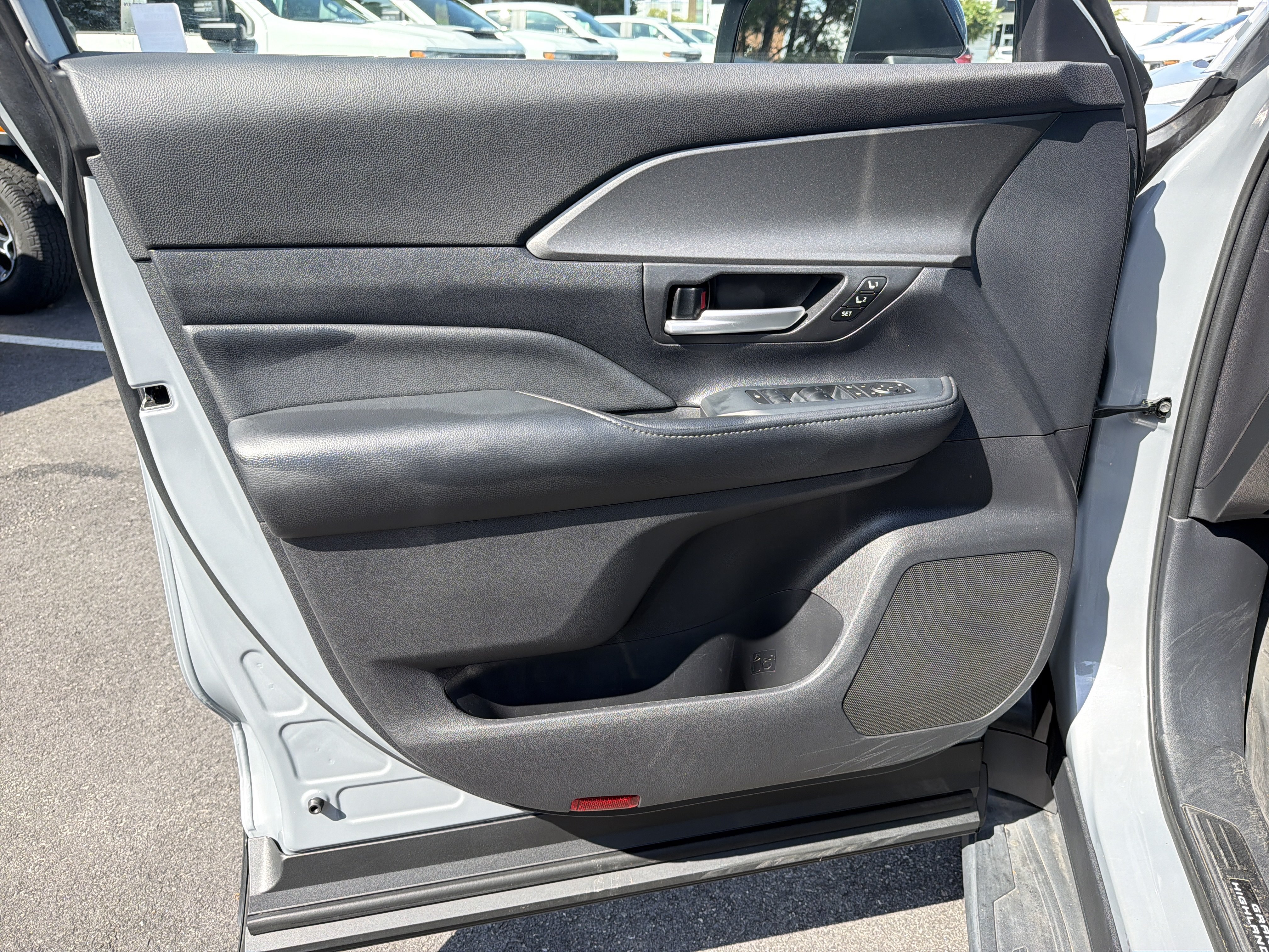 Used 2025 Toyota Grand Highlander AWD Hybrid image 14