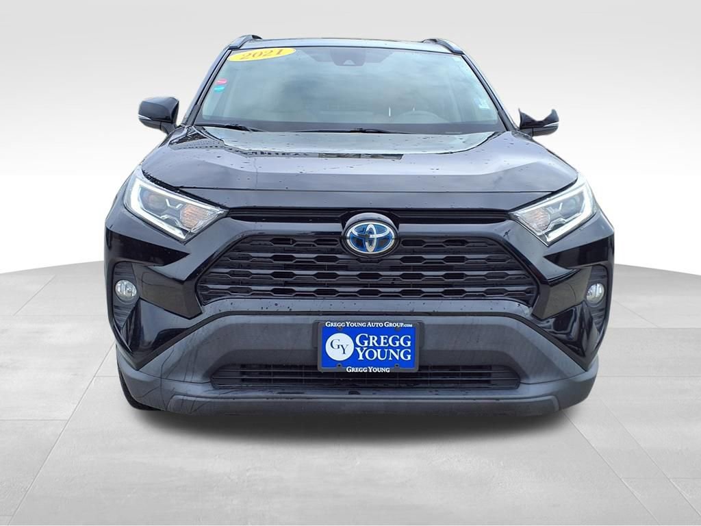 Used 2021 Toyota RAV4 XLE w/ Convenience Package image 9