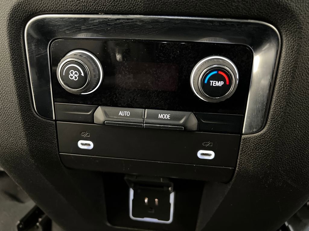 Used 2024 Chevrolet Suburban RST image 23