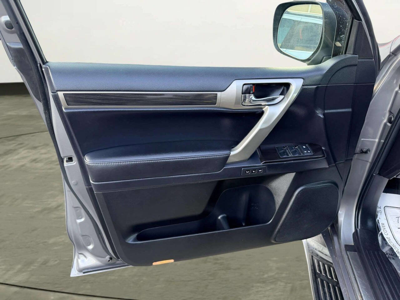 Used 2014 Lexus GX 460 image 14