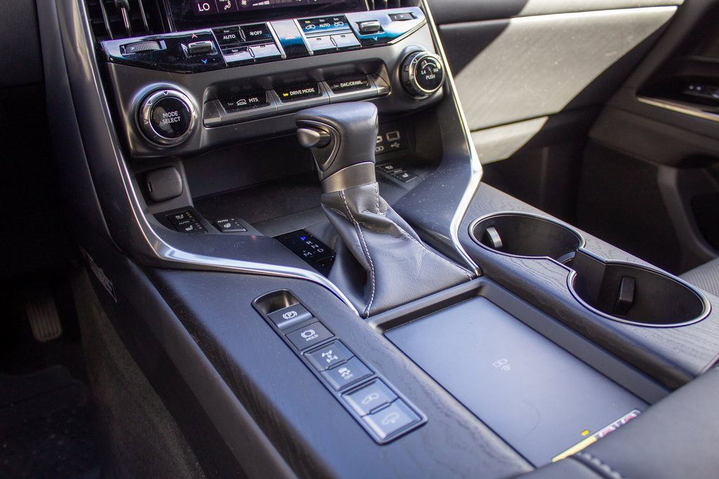 Used 2024 Lexus LX 600 4WD w/ Luxury Package image 21