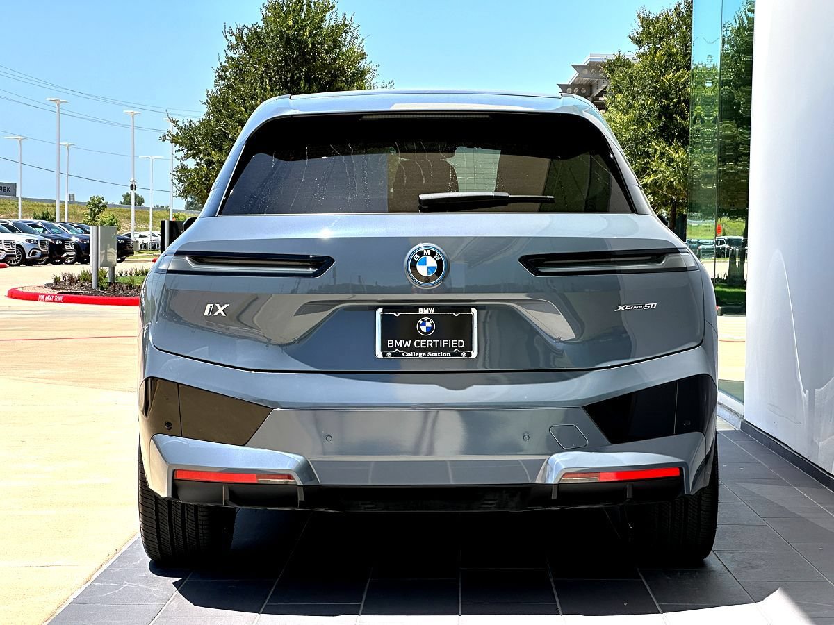 Used 2024 BMW iX xDrive50 w/ Premium Package AWD/4WD image 6