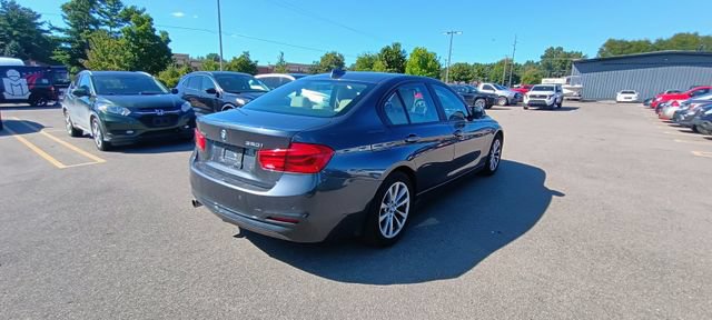 Used 2018 BMW 320i xDrive Sedan AWD/4WD image 6