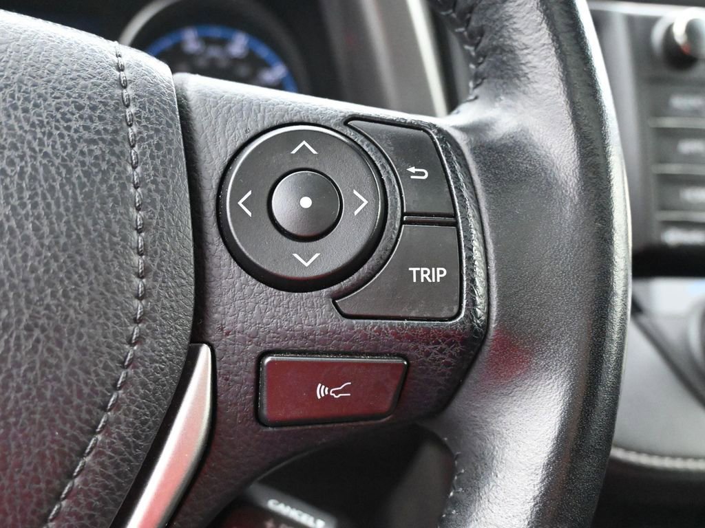 Used 2018 Toyota RAV4 XLE image 30