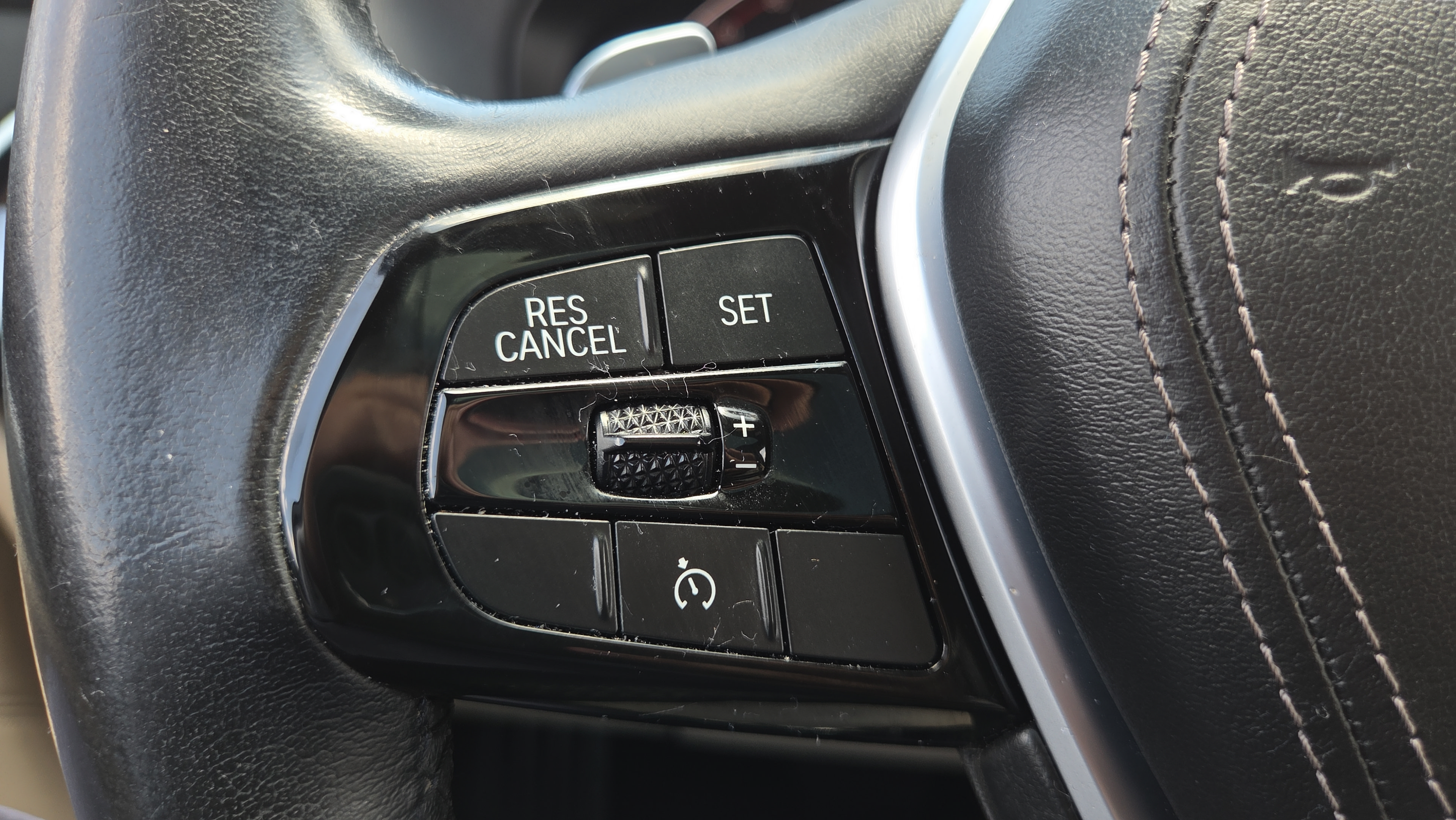 Used 2020 BMW 530i w/ Convenience Package RWD image 23