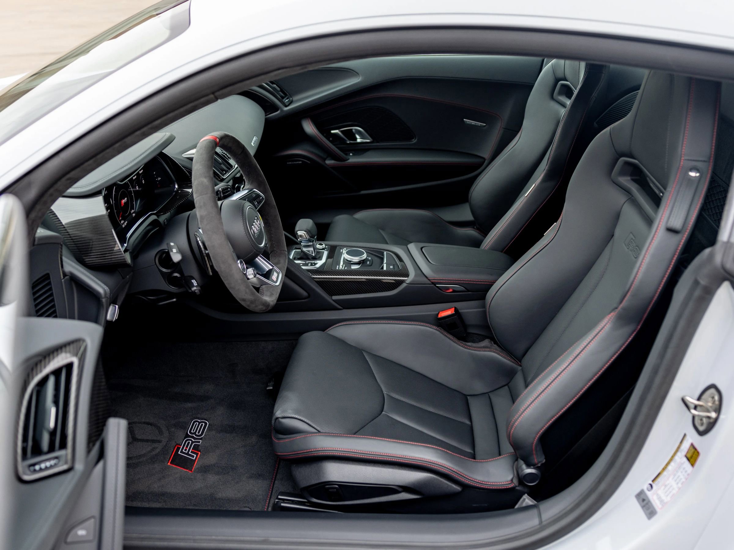 Used 2018 Audi R8 V10 plus image 11