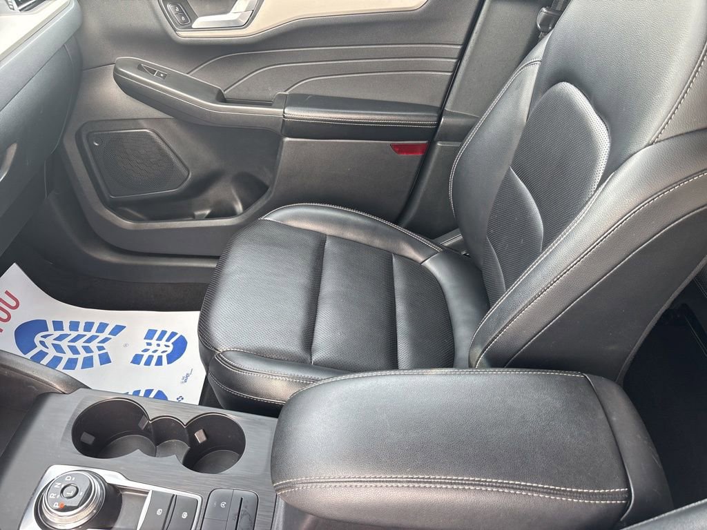 Used 2021 Ford Escape SEL w/ Technology Package image 23