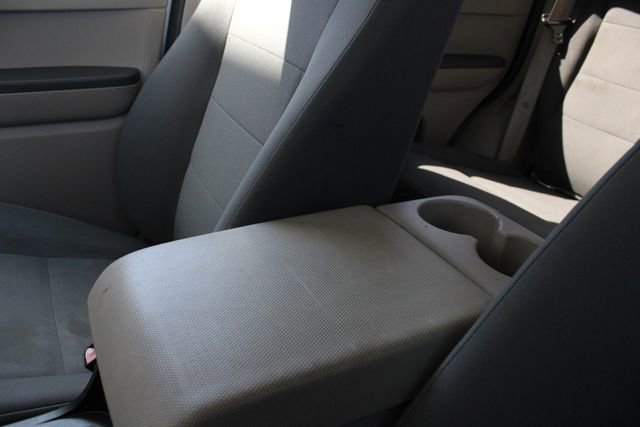 Used 2010 Ford Escape XLS AWD/4WD image 18