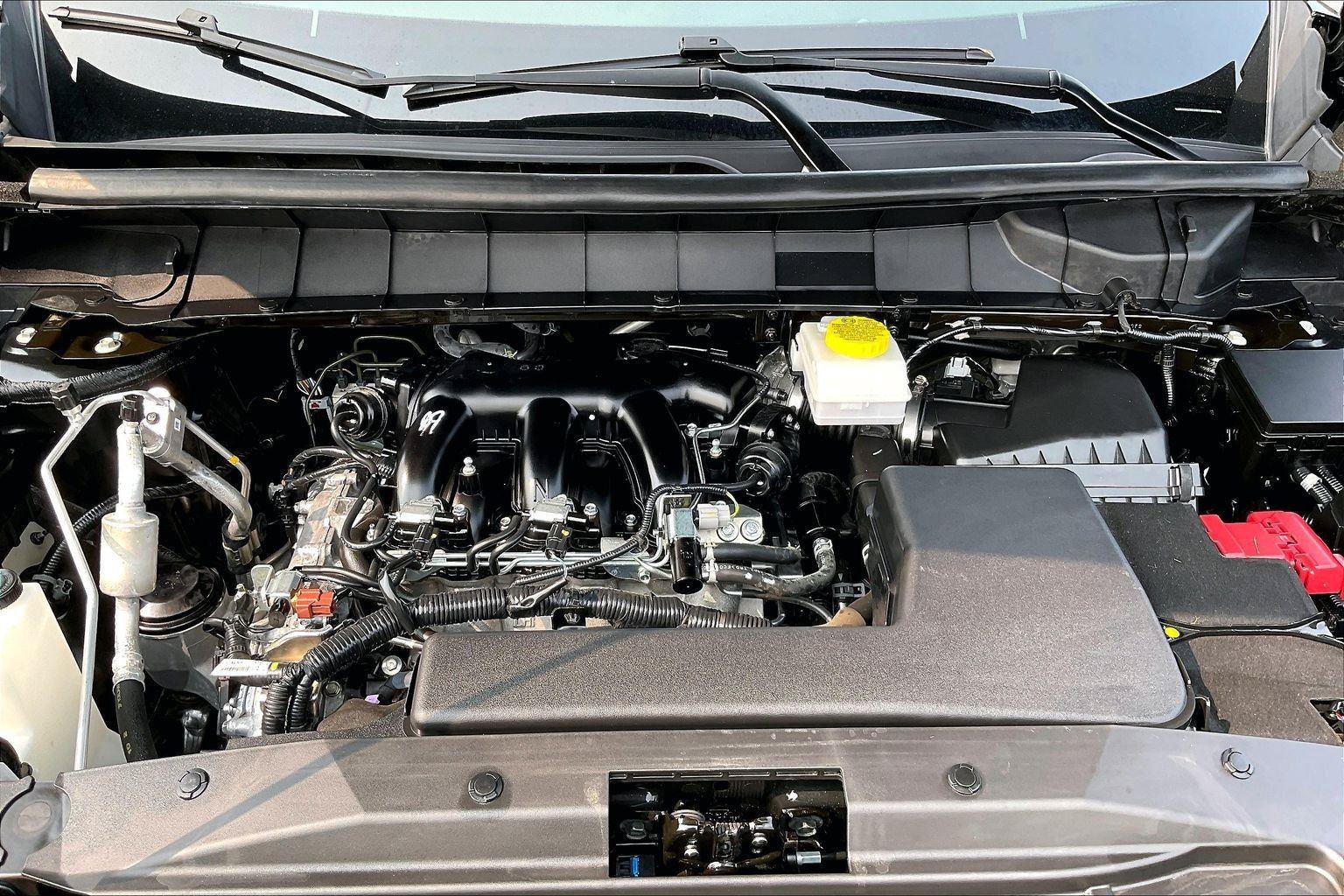 Certified 2025 Nissan Pathfinder S FWD image 11