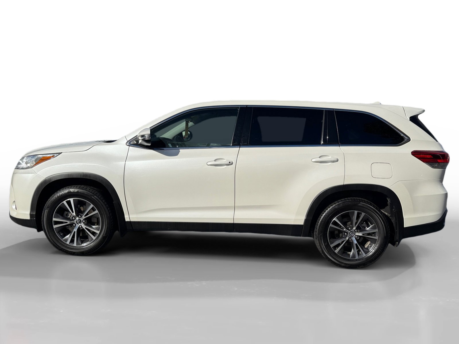 Used 2019 Toyota Highlander AWD V6 image 2