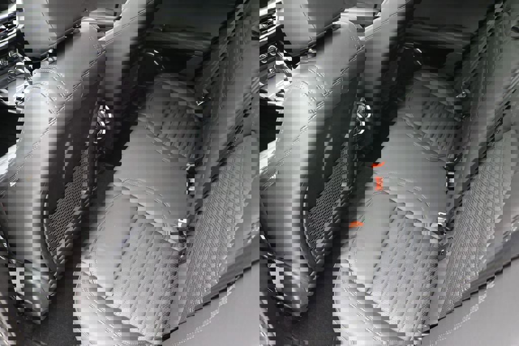 Used 2022 Alfa Romeo Stelvio Veloce image 10