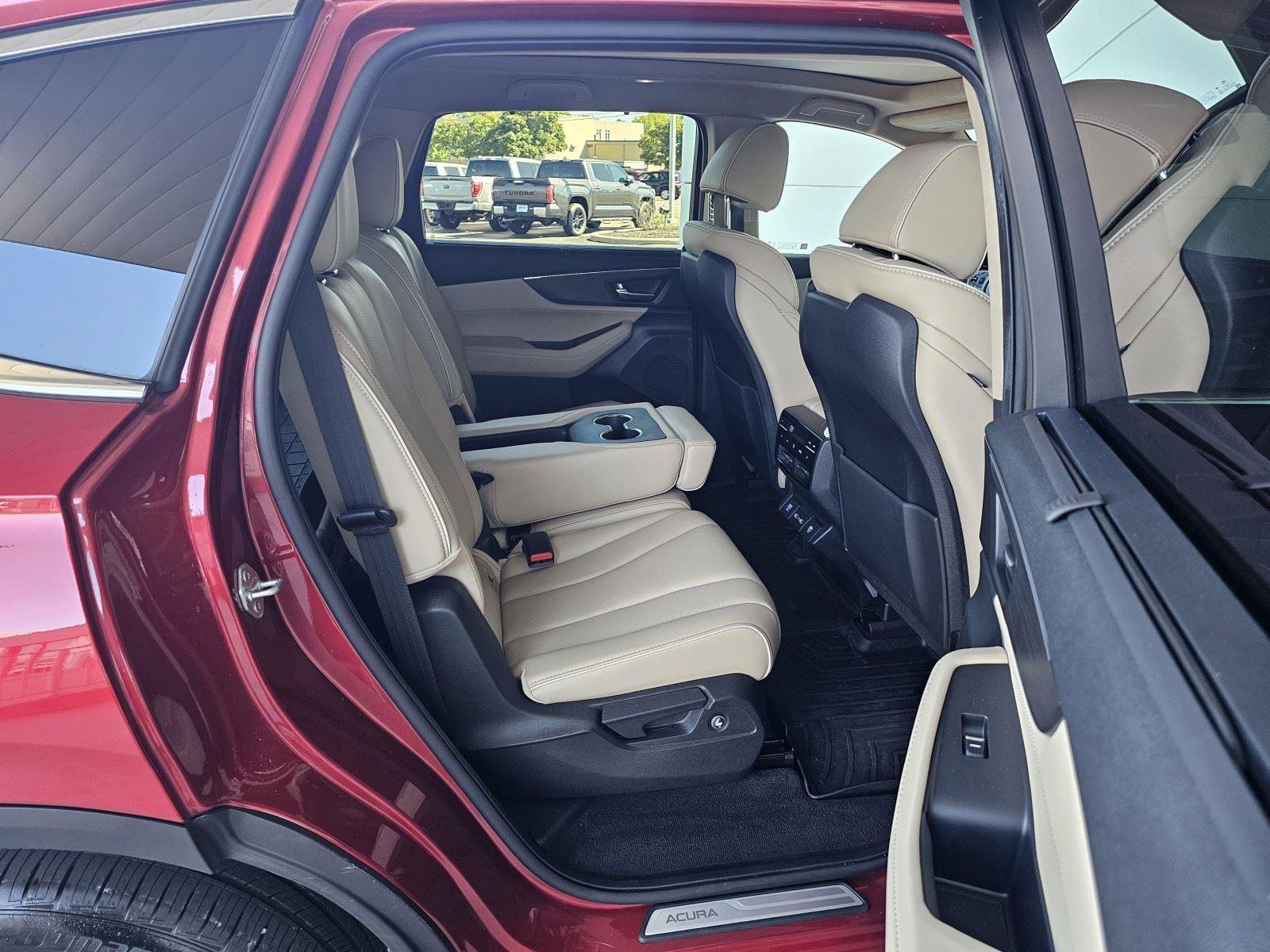 Used 2023 Acura MDX SH-AWD w/ Advance Package image 15