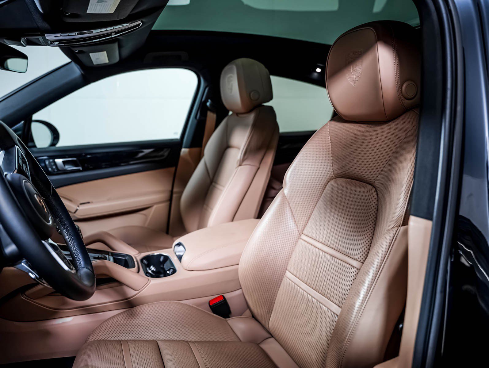 Certified 2023 Porsche Cayenne Platinum Edition AWD/4WD image 5