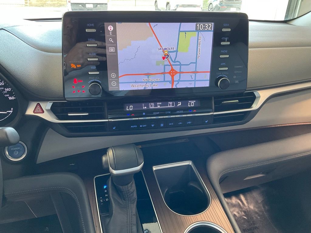 Used 2021 Toyota Sienna XLE w/ XLE Plus Package image 15