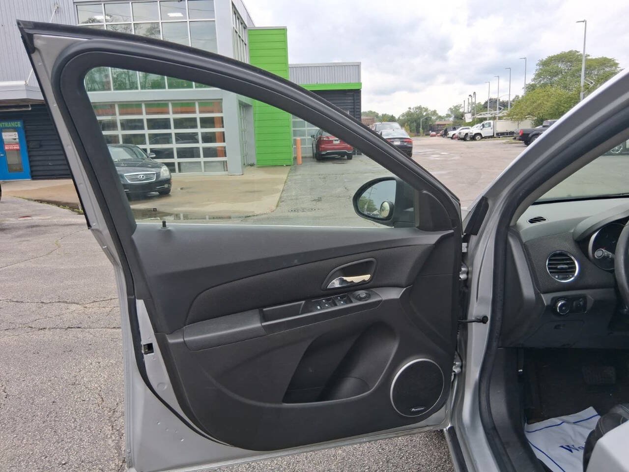 Used 2011 Chevrolet Cruze LT FWD image 14
