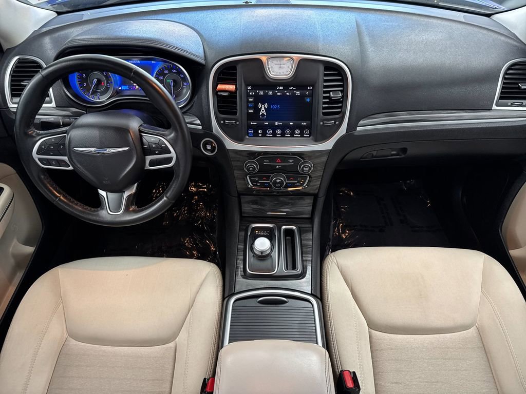 Used 2019 Chrysler 300 Touring image 12