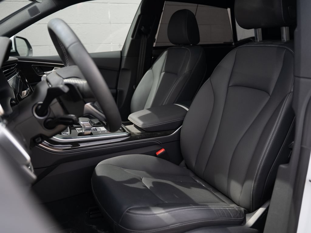 Certified 2025 Audi Q8 Premium Plus w/ Premium Plus Package AWD/4WD image 5