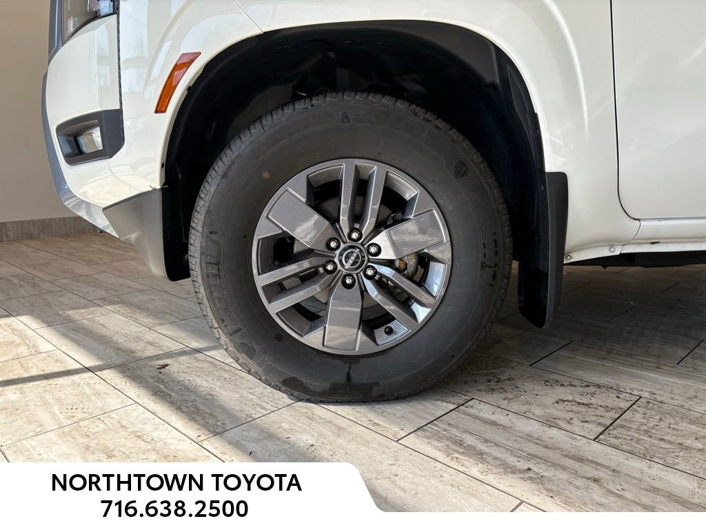 Used 2025 Nissan Frontier SV w/ SV Convenience Package image 24