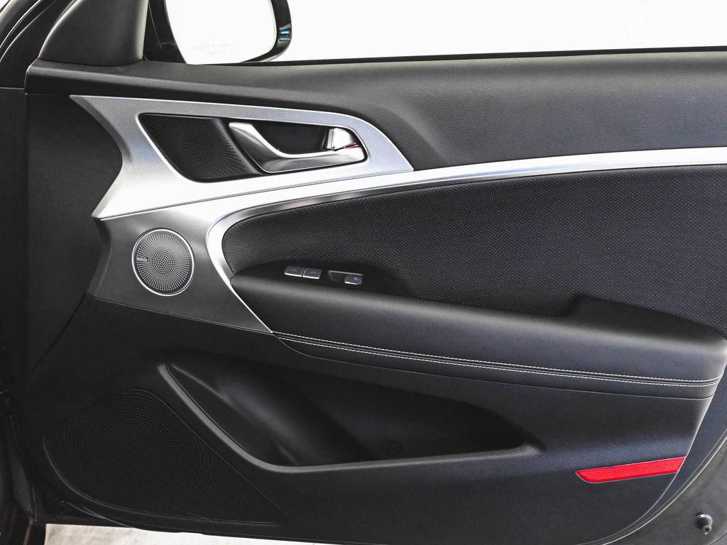 Used 2026 Genesis G70 2.5T Prestige image 9