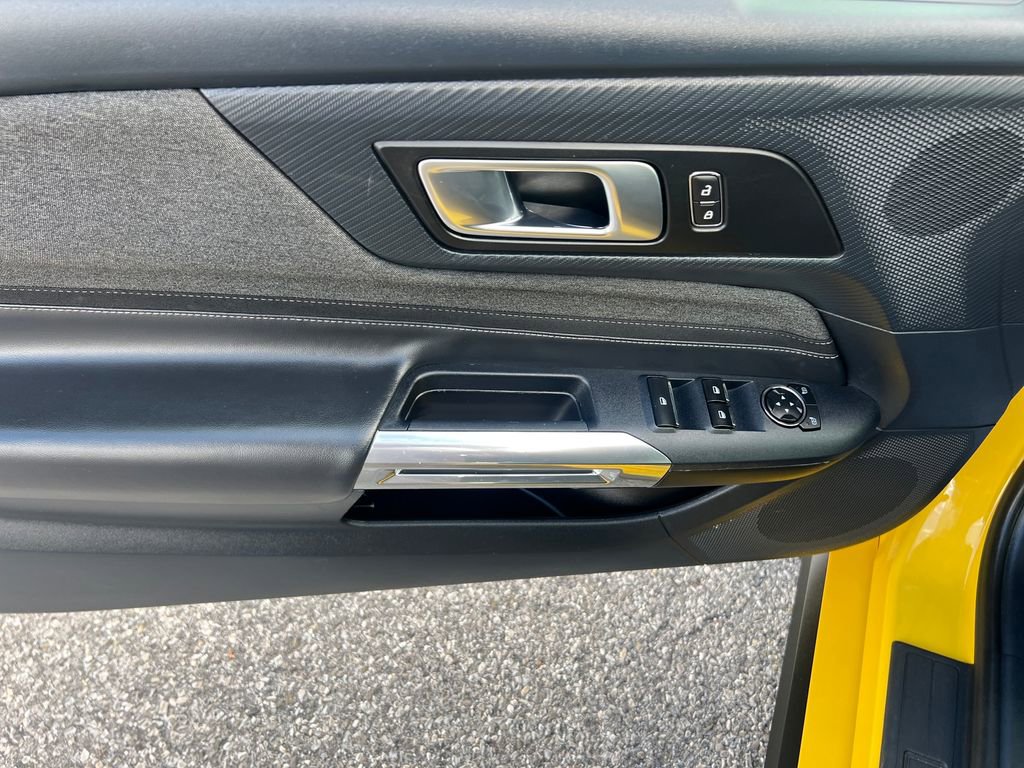 Used 2024 Ford Mustang Convertible image 11