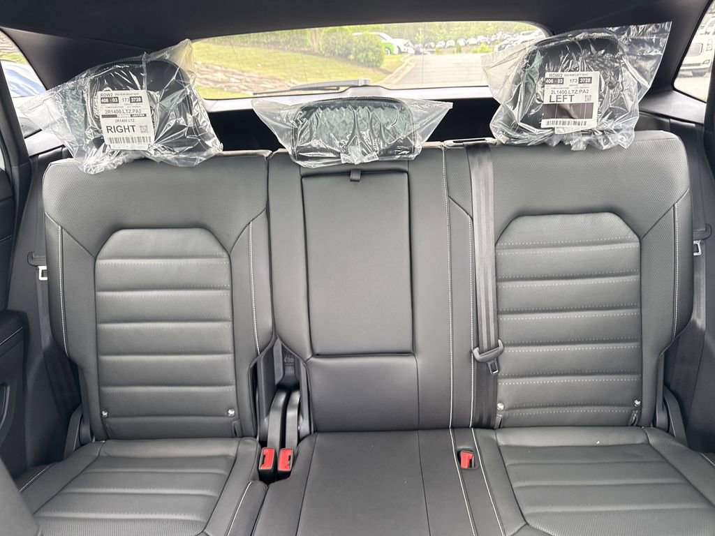 New 2025 Volkswagen Atlas Cross Sport SEL image 31