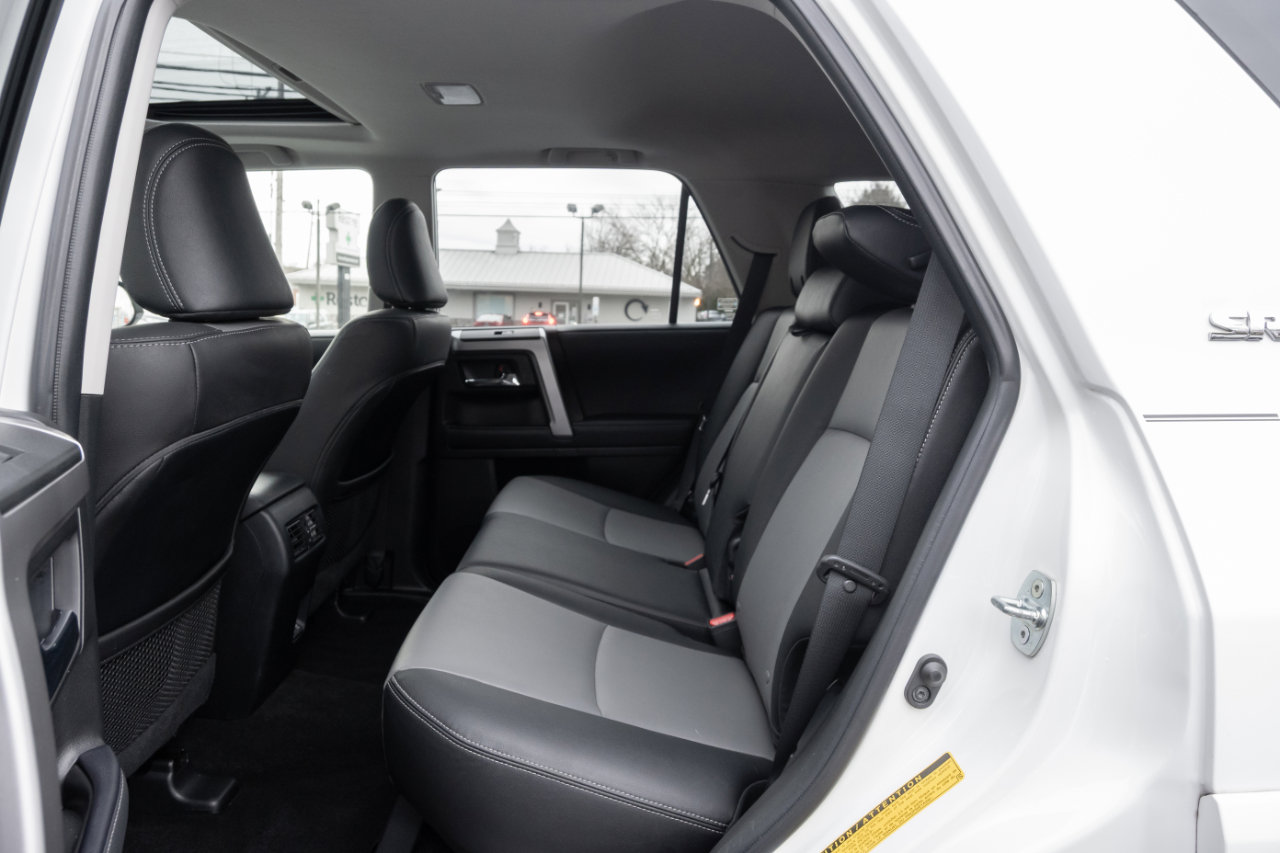 Used 2022 Toyota 4Runner SR5 Premium image 16