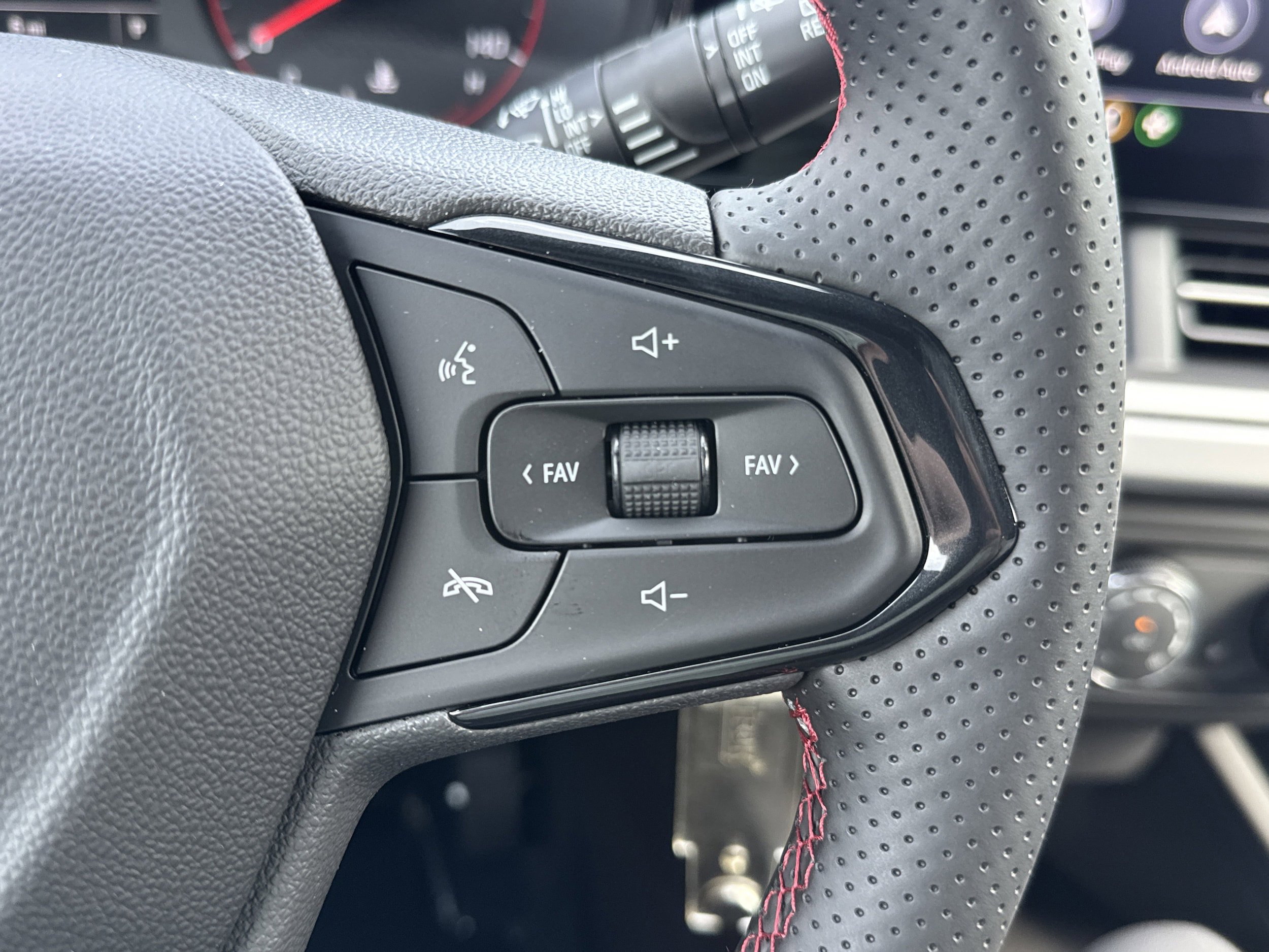 New 2026 Chevrolet Trax RS w/ Driver Confidence Package FWD image 31