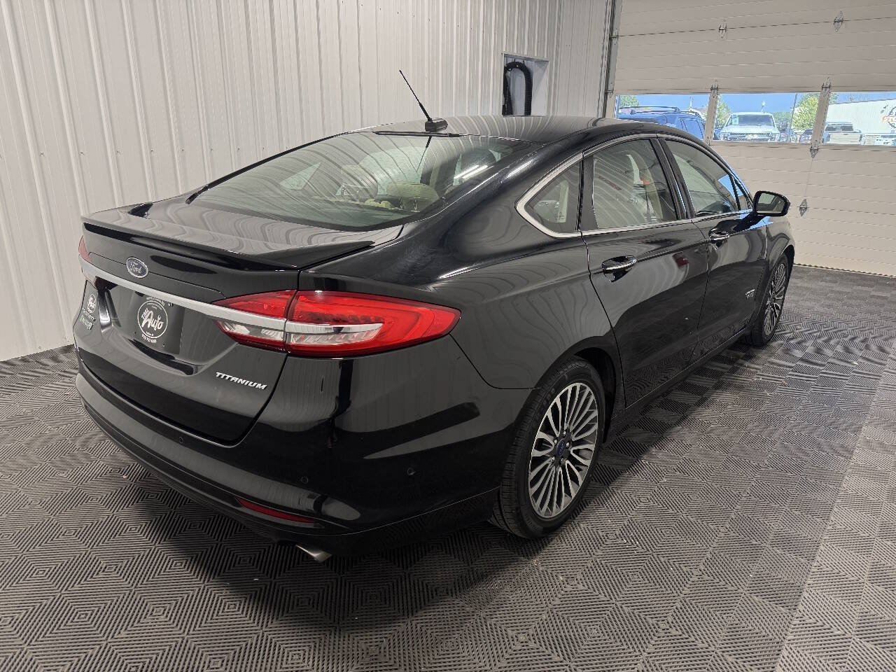 Used 2017 Ford Fusion Energi Titanium FWD image 3