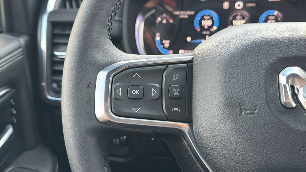 Used 2025 RAM 3500 Laramie AWD/4WD image 19