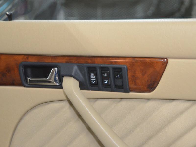 Used 1990 Mercedes-Benz 560 SEL image 28