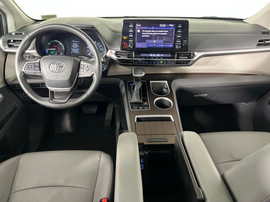 Used 2024 Toyota Sienna XLE image 13