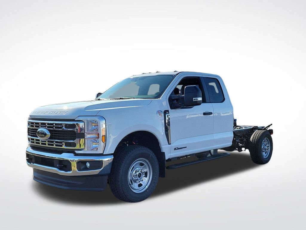 New 2026 Ford F350 XL w/ XL Chrome Package image 4