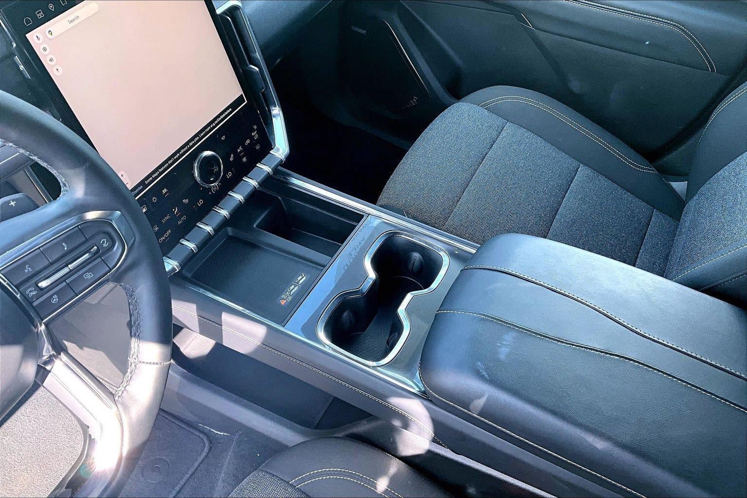 Used 2025 GMC Acadia Elevation AWD/4WD image 16