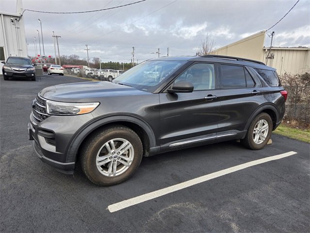 Used 2020 Ford Explorer XLT w/ Class III Trailer Tow Package image 8