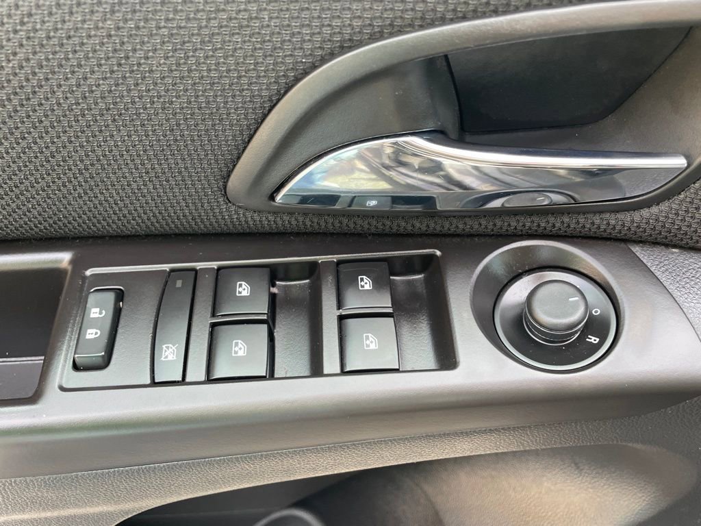 Used 2016 Chevrolet Cruze LT image 21