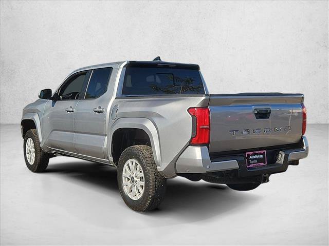 Used 2024 Toyota Tacoma SR5 AWD/4WD image 8