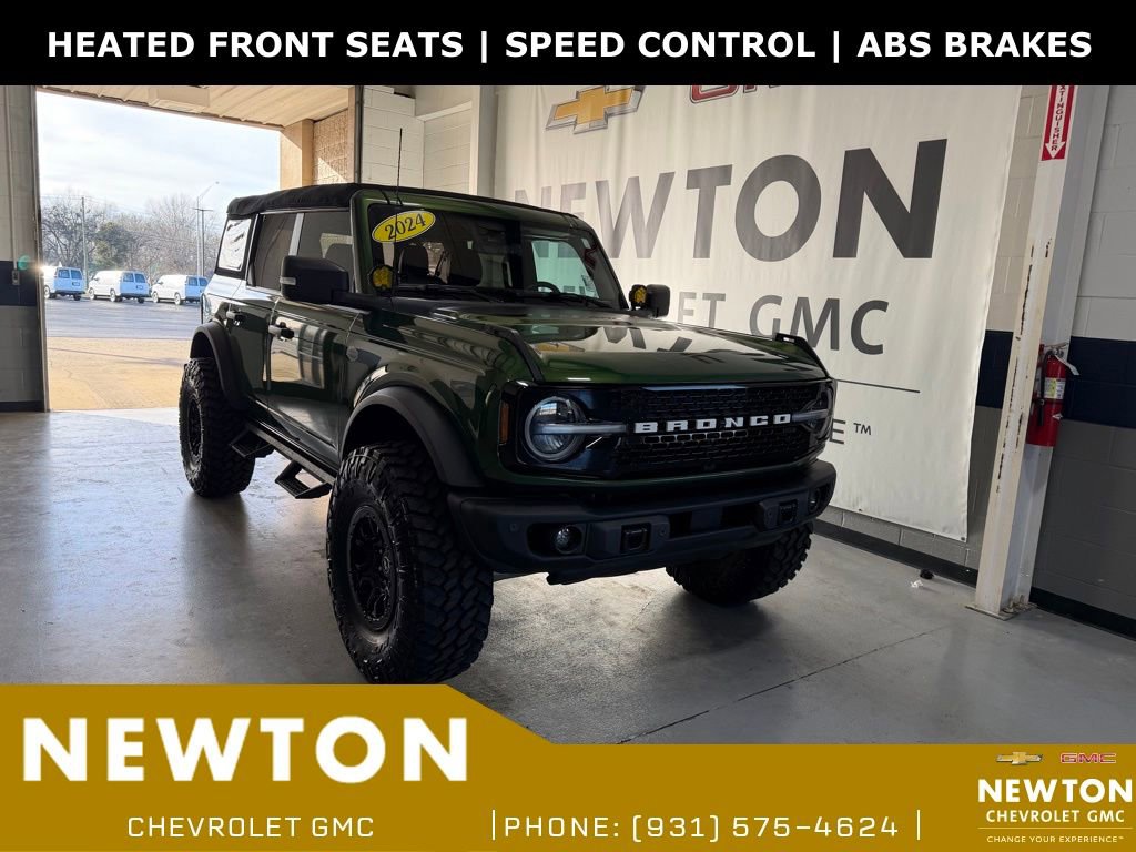 Used 2023 Ford Bronco Wildtrak image 2