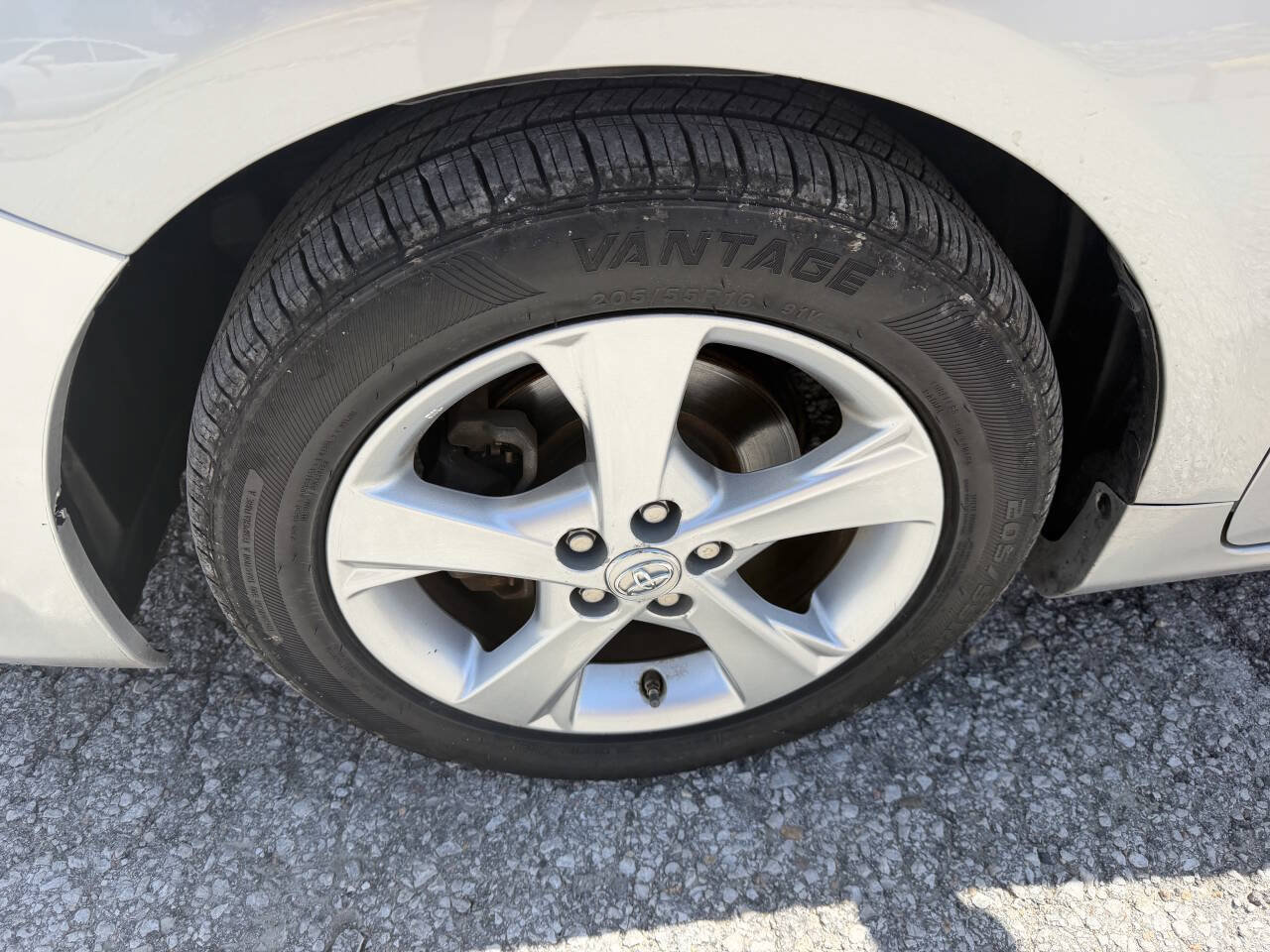 Used 2013 Toyota Corolla LE w/ Premium Pkg FWD image 9