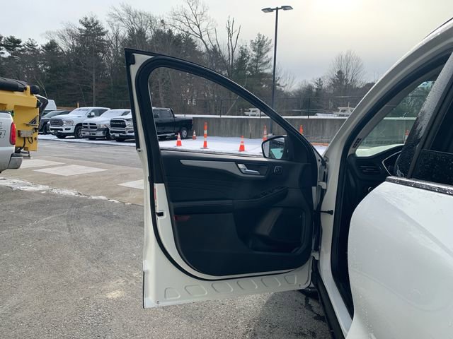 Used 2024 Ford Escape Platinum image 24