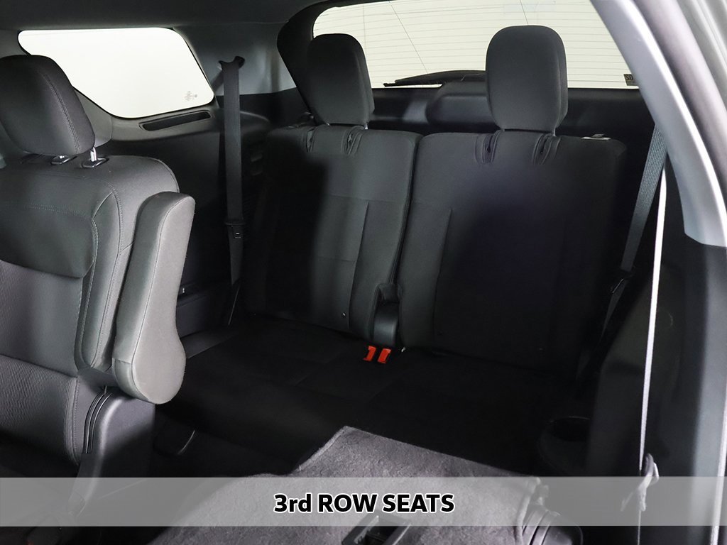 Used 2023 Ford Explorer XLT image 5