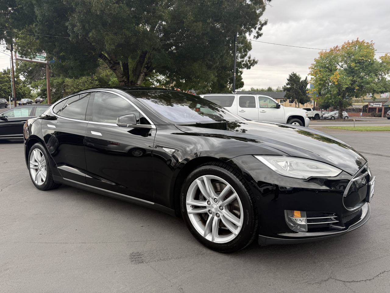 Used 2015 Tesla Model S 70 RWD image 5