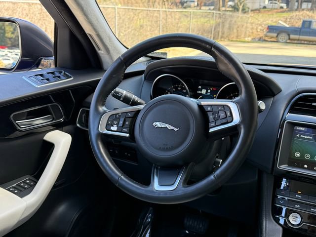 Used 2020 Jaguar F-PACE Prestige image 19