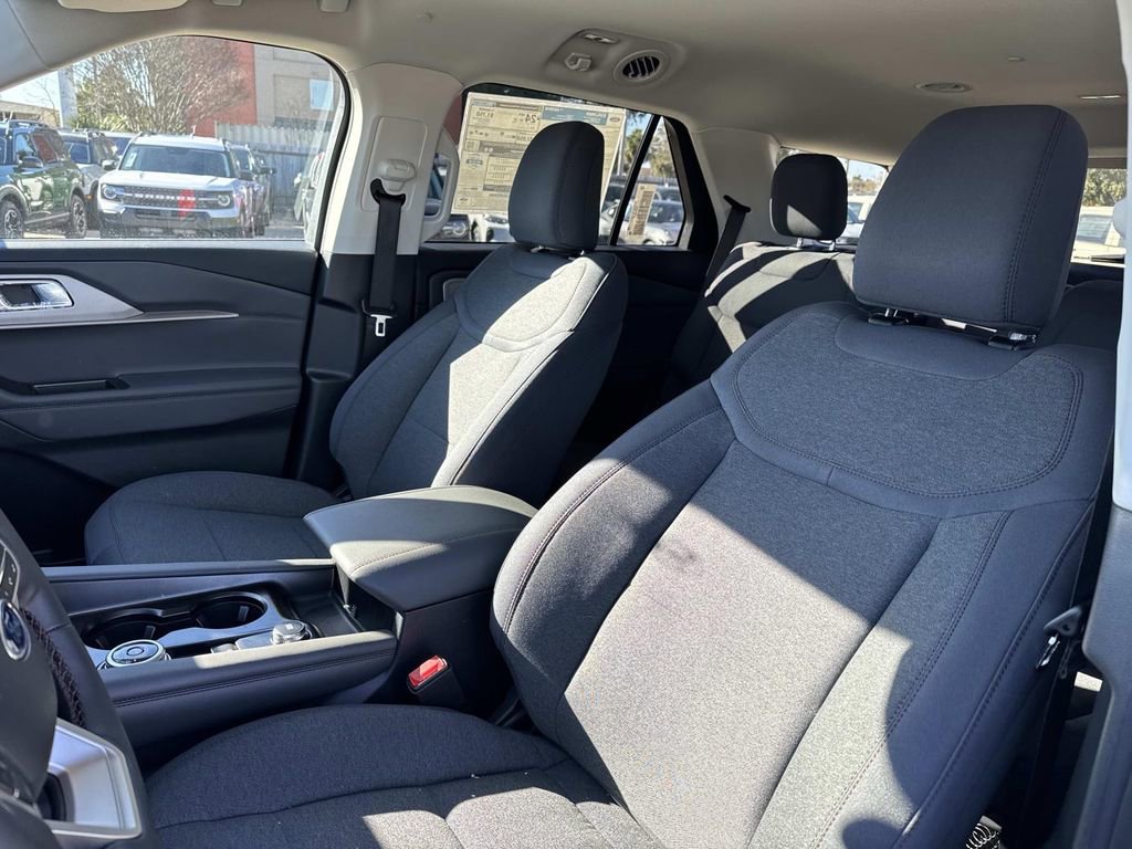 New 2026 Ford Explorer Active image 7
