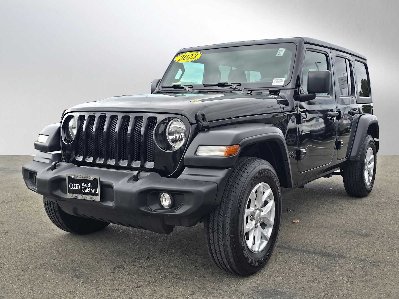 Used 2023 Jeep Wrangler Sport S image 7
