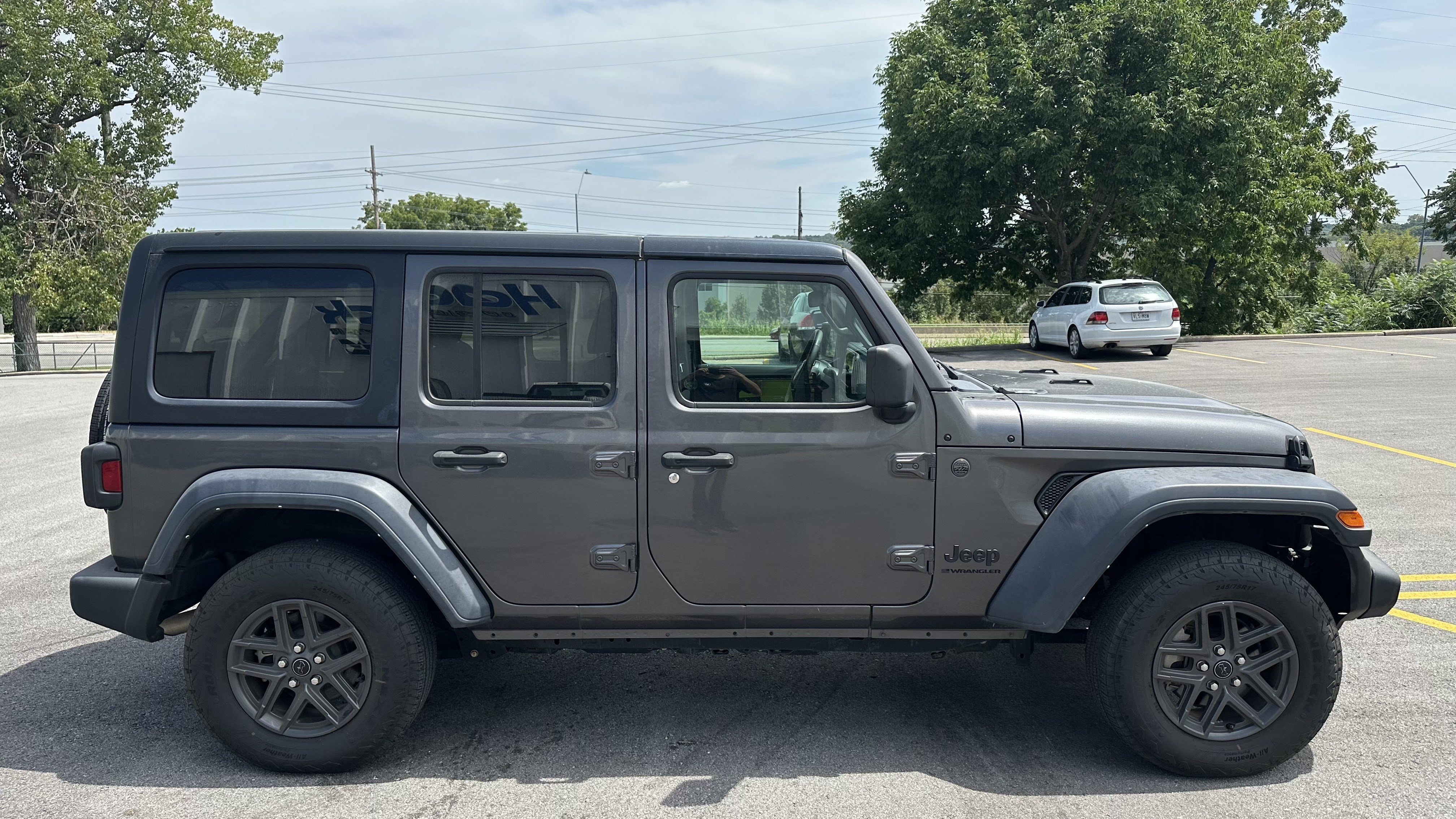 Used 2024 Jeep Wrangler Unlimited Sport AWD/4WD image 11