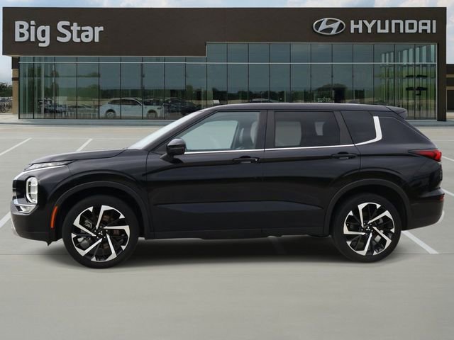 Used 2024 Mitsubishi Outlander SE Black Edition FWD image 2