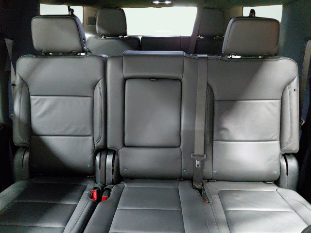 Certified 2025 Chevrolet Suburban Z71 AWD/4WD image 32