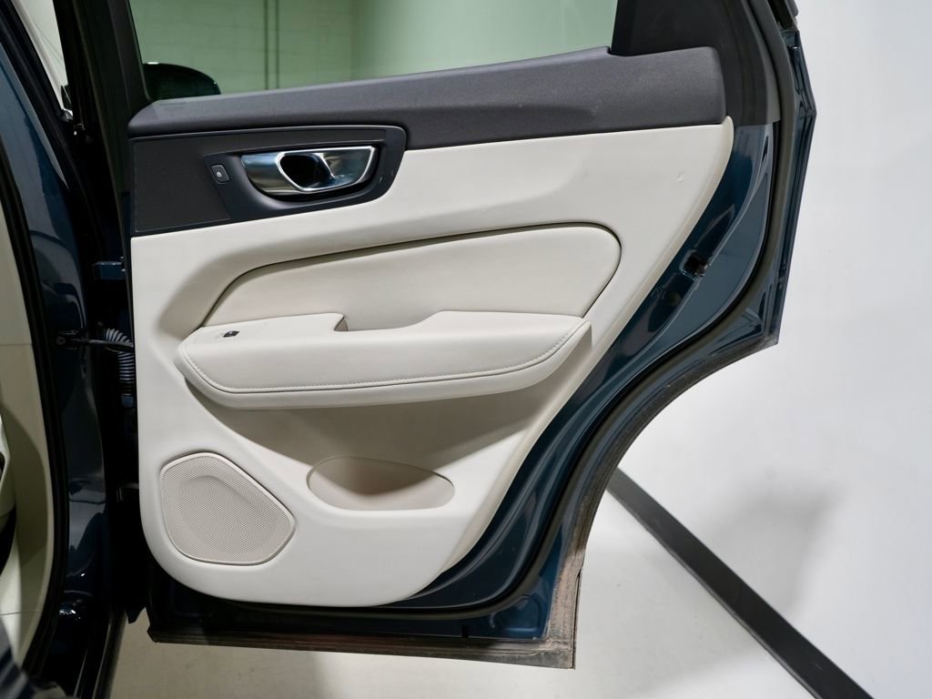 Used 2023 Volvo XC60 B5 Plus w/ Climate Package image 30