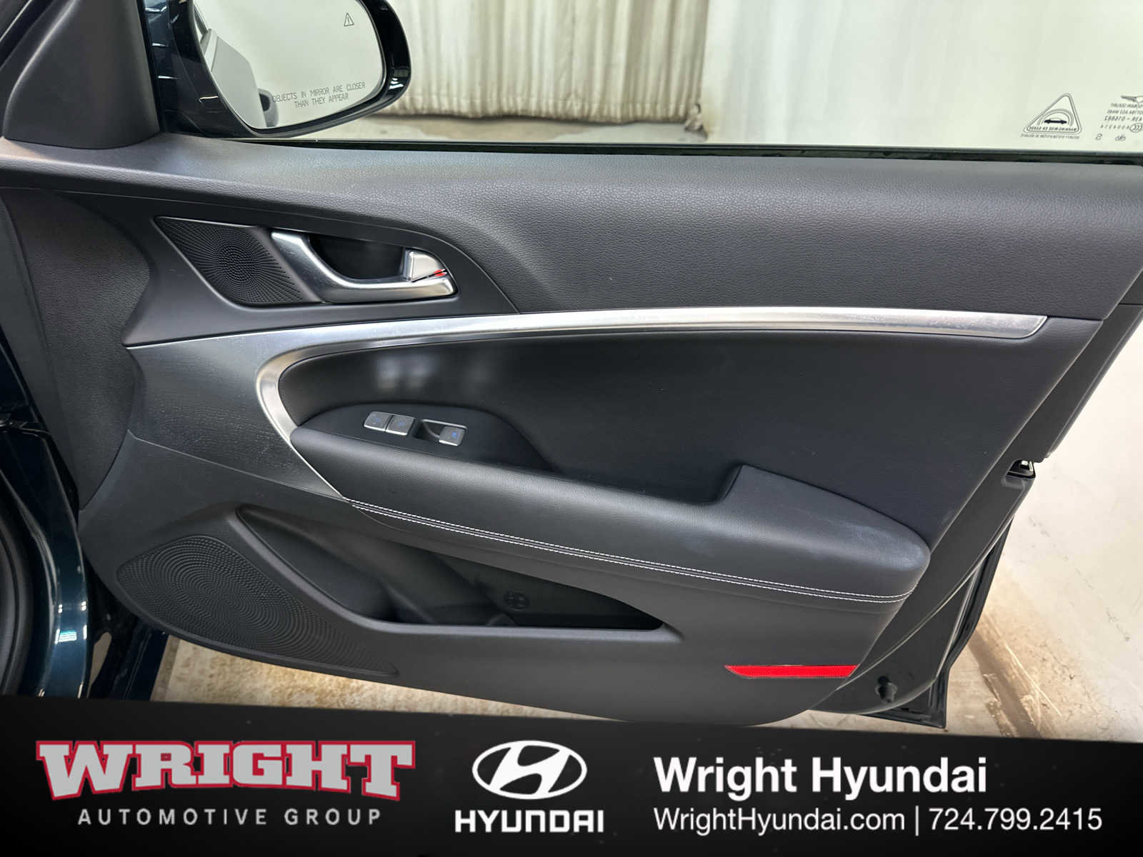 Certified 2025 Genesis G70 2.5T image 17