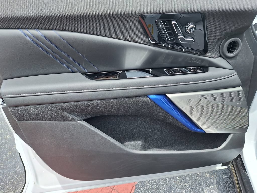 New 2026 Cadillac Optiq V AWD/4WD image 32